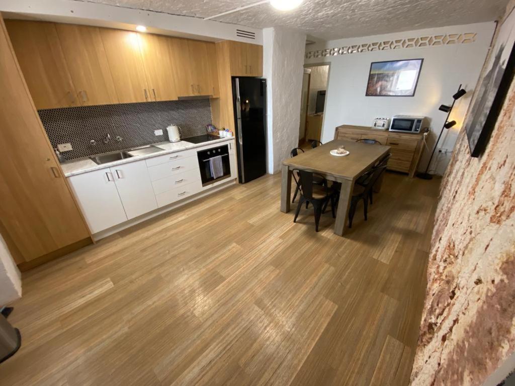 894 Holly Court Apartment Coober Pedy Exterior foto